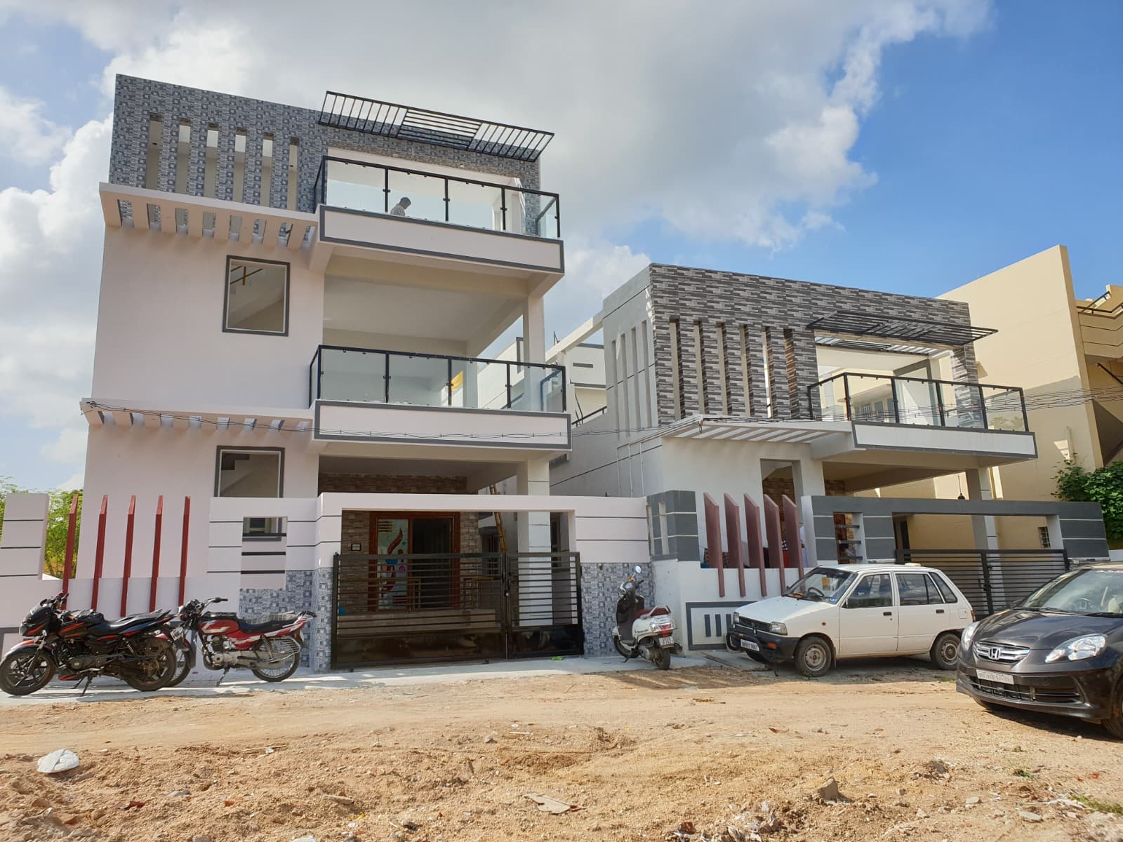 Twin Villa Streetscape (Residences 2 & 3)